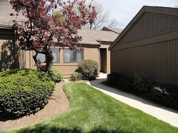 2nd image of 2033 Willow Glen Ln
