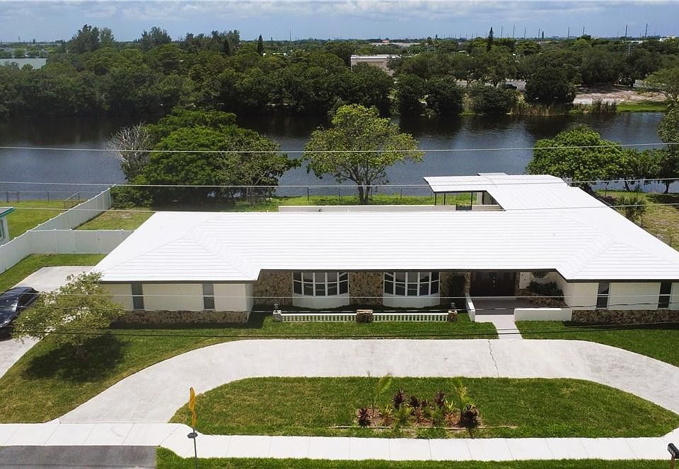 1st image of 2929 NW 24th Avenue