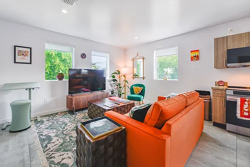 165 NW 39th St #7 Photo 1