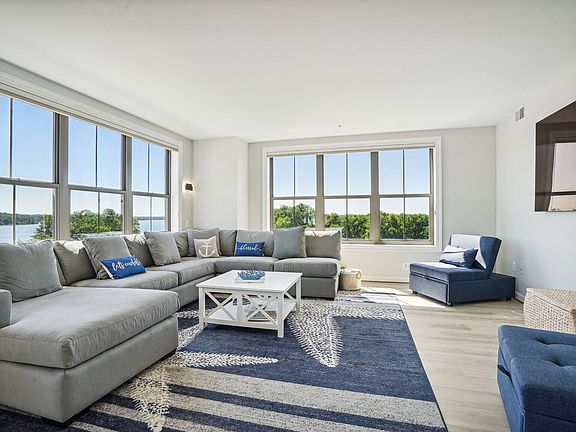 5th image of 485 Harbor Side St APT 807