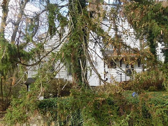 2nd image of 8 Eastern Dr