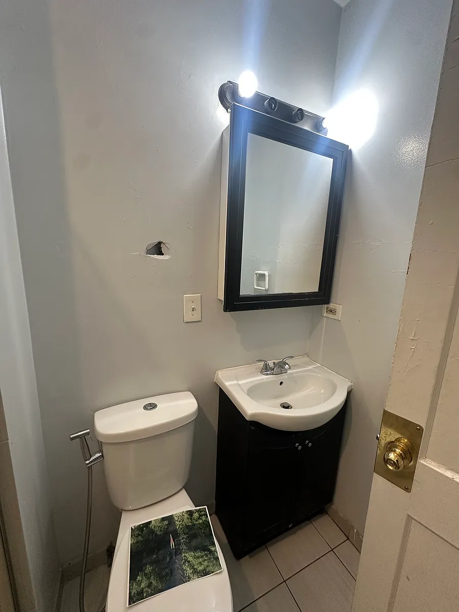 Building Photo - 1007 S Oakley Blvd #1F