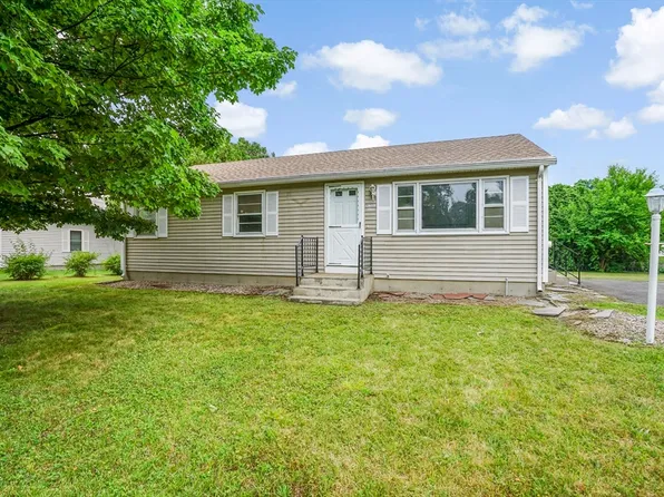 31 Kellogg Ave, Feeding Hills, MA 01030