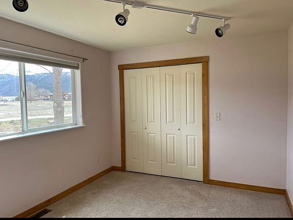 5th image of 510 Redcliff Cir