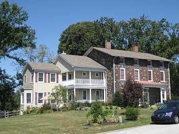 1st image of 608 Perry Dr