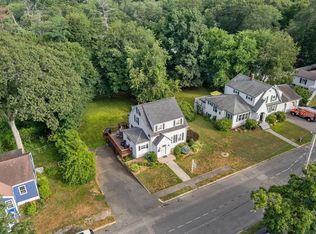 23 Ashwood Rd, Lynnfield, MA 01940