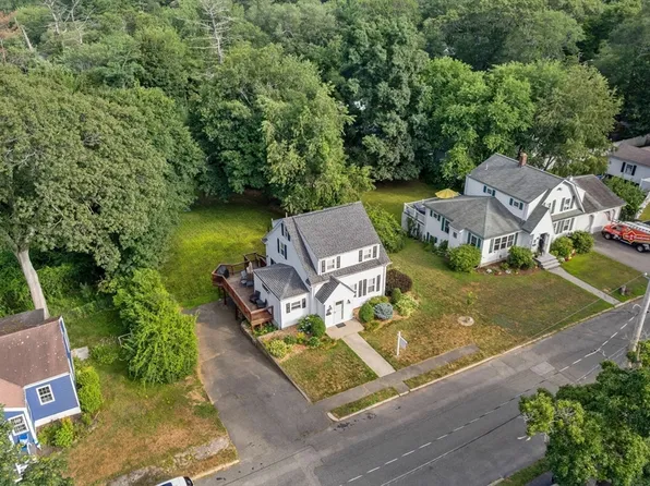 23 Ashwood Rd, Lynnfield, MA 01940