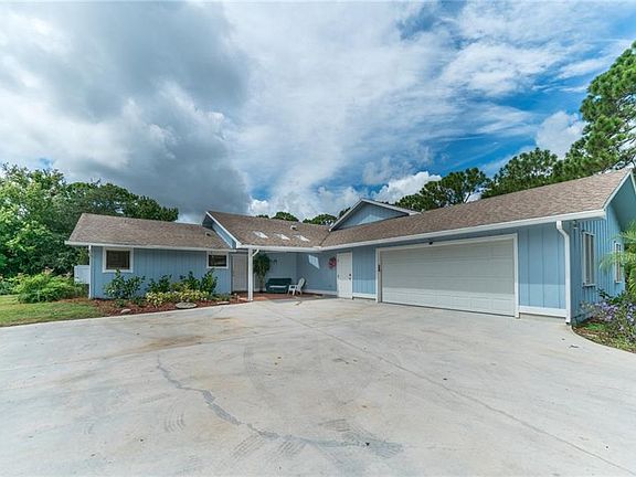 4th image of 1178 SW Tiburon Way