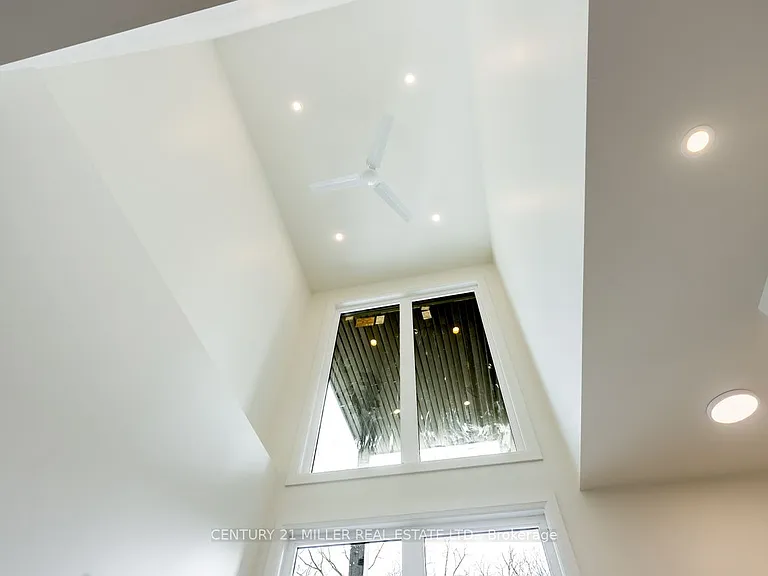 153 Richardson St #B — Photo 4