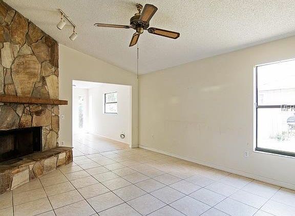 2nd image of 1529 Oak Park Ave