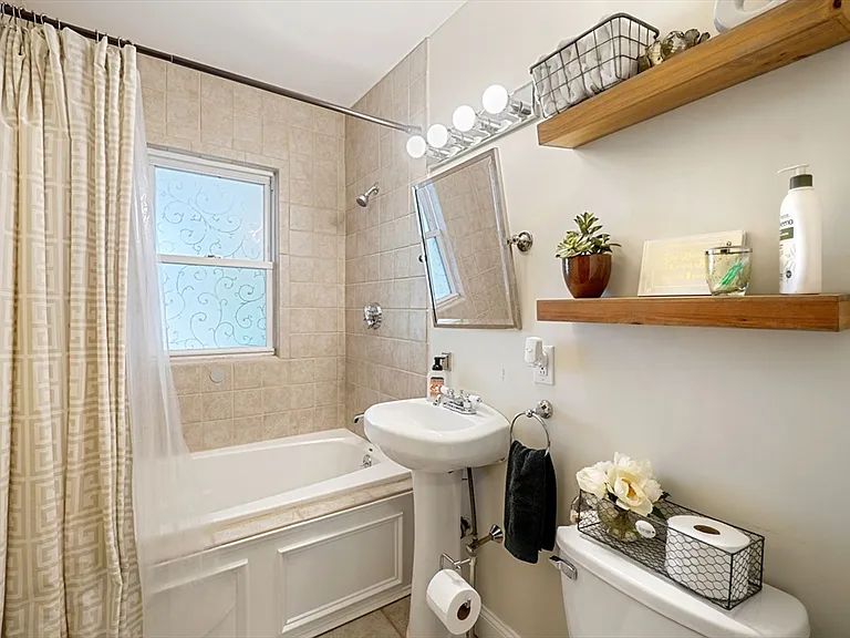 80 Westmoreland St #2 — Photo 14