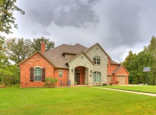 19601 N Peebly Rd, Luther, OK 73054