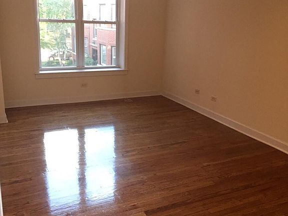 2nd image of 851 W Cornelia Ave #1W