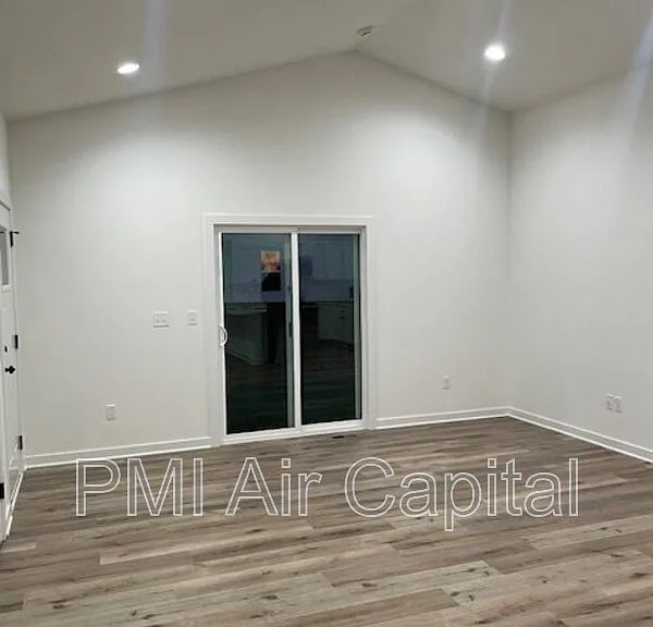5273 N Pinecrest Cir — Photo 3