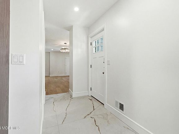 4th image of 19 Roslyn Drive