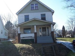 111 Perry St, Struthers, OH 44471