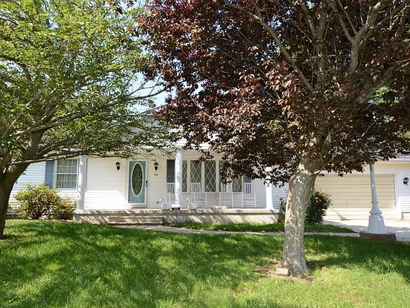 4th image of 306 Breezewood Dr