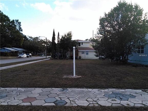 side view of large yard
