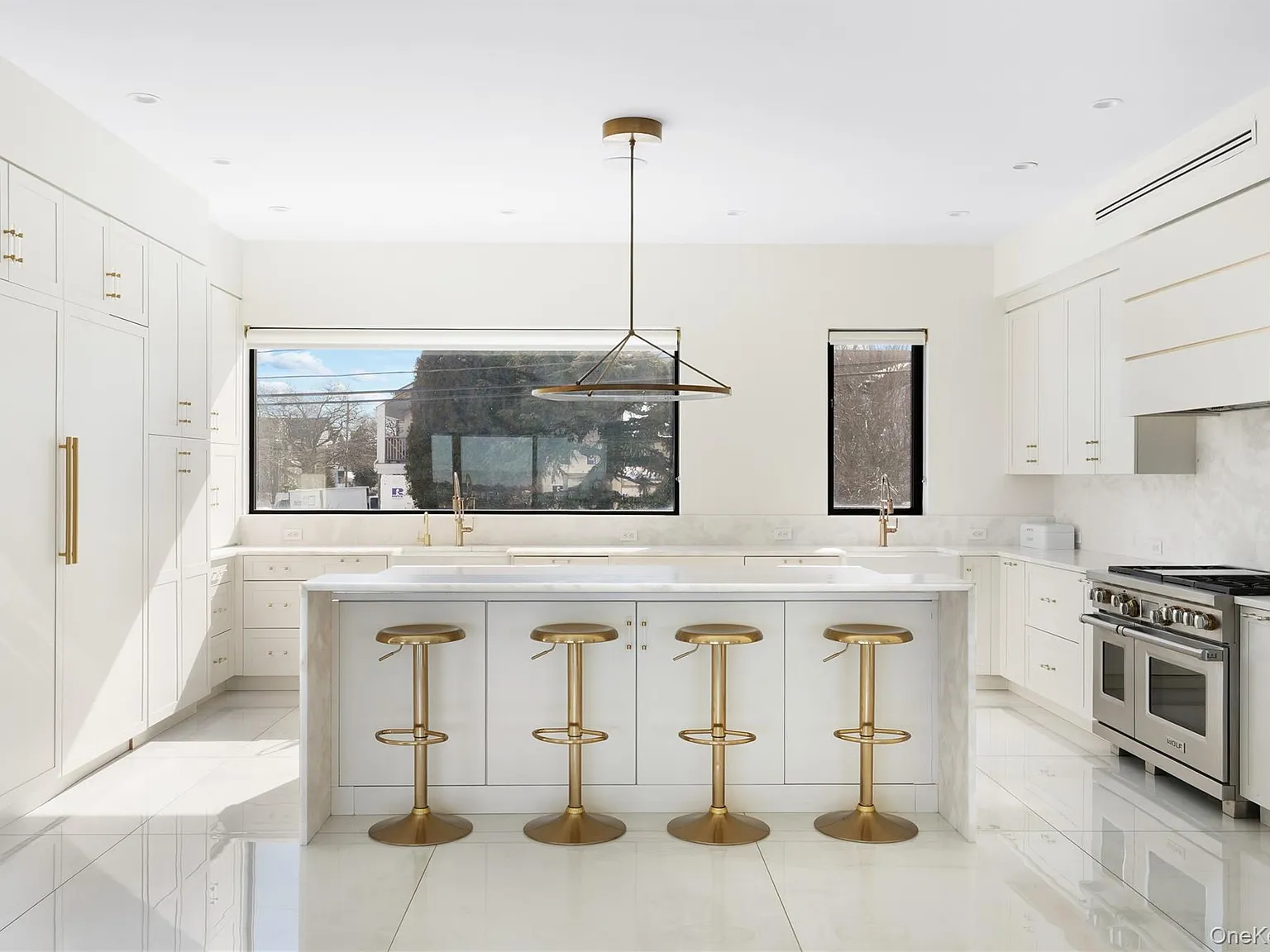 6 bed, 6.5 bath, 8500 sqft, $75,000 — Photo 3