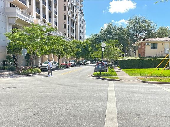 4th image of 291 Navarre Ave #1