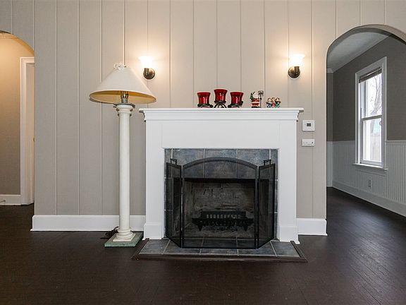 5th image of 2302 Rogers St