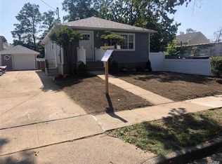 1772 Lansdown Ave, Merrick, NY 11566