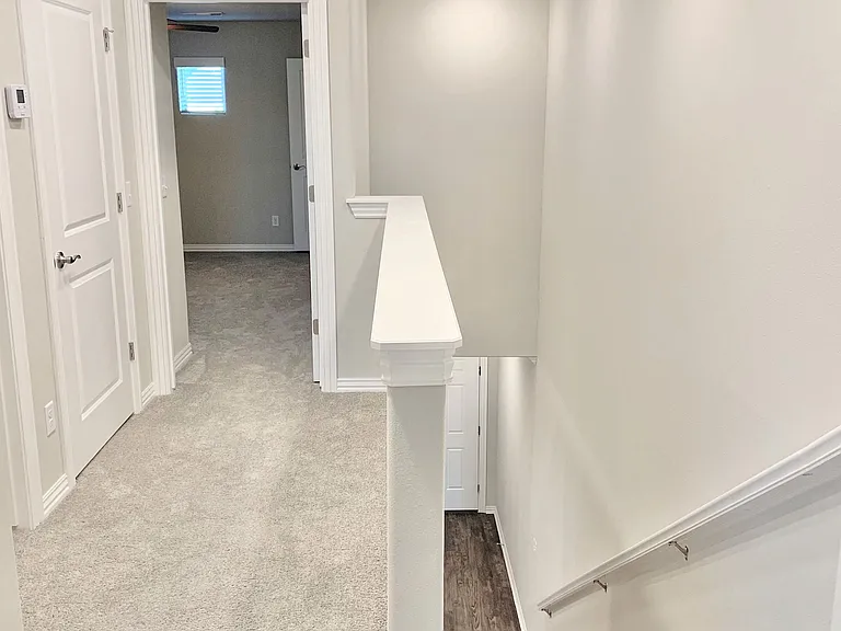 B2 (2-car) Stairs