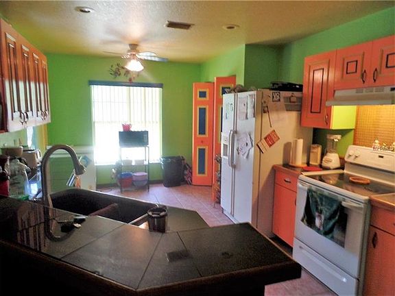3rd image of 2968 N Salford Blvd