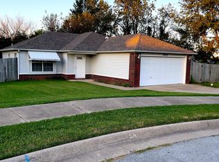 2405 Lacy Ct, Siloam Springs, AR 72761