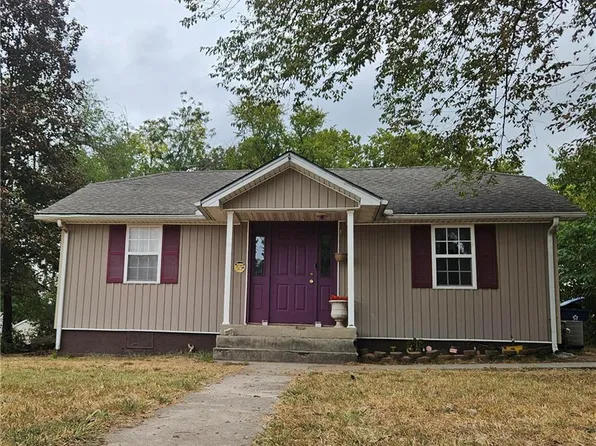 901 E 13th St, Carthage, MO 64836