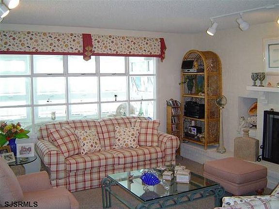 4th image of 15 Mariana Ln