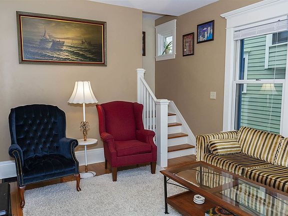 2nd image of 712 Cottage Grove Ave