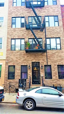 Rented by Space Link Realty | media 38