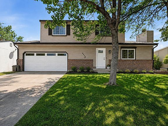 3rd image of 2412 Tulip St