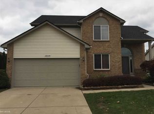 52136 Defever Ln, Chesterfield, MI 48047