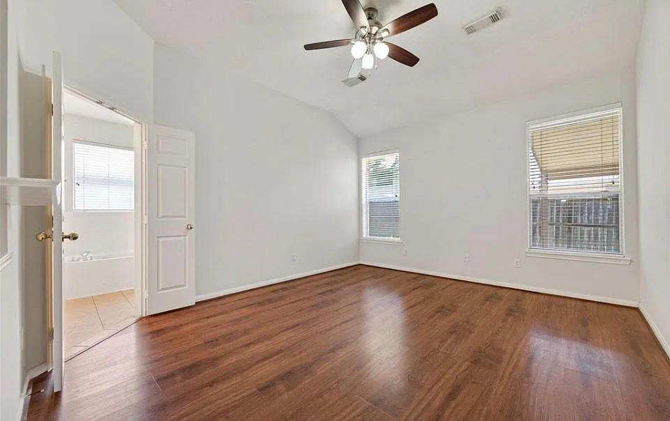 3 bed, 2.0 bath, 1761 sqft, $1,900 — Photo 4