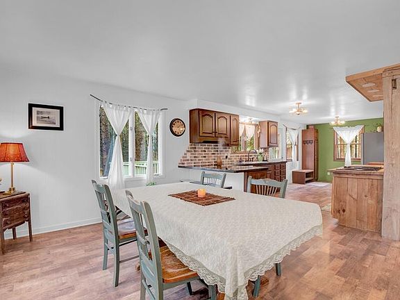 5th image of W6044 Brady Ln