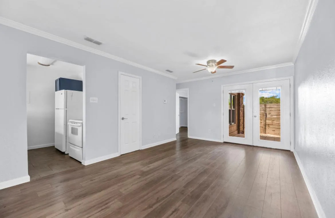 1 bed, 600 sqft, $995 — Photo 1