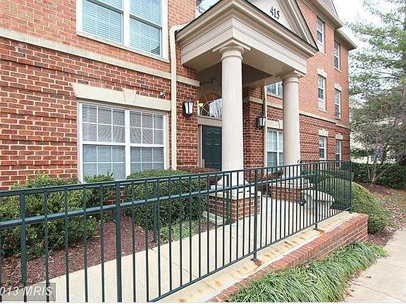 Handicap accessible front entry