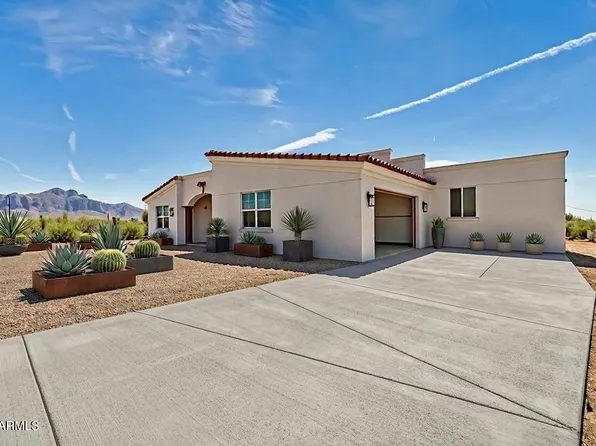 317 W FRONTIER Street, Apache Junction, AZ 85120