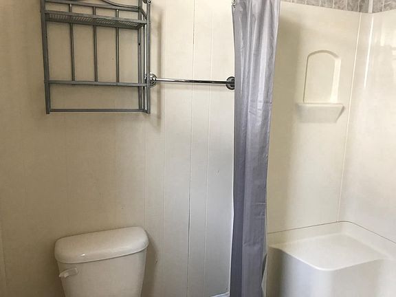 Master Bath/ guest bath seat in shower 2 doors with locks