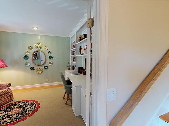 3rd image of 6731 Luxembourg Cir