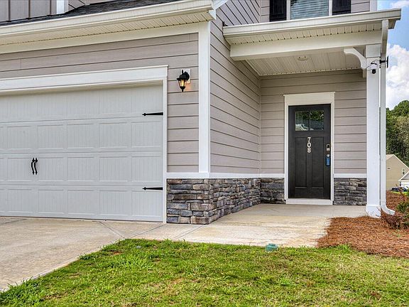 4th image of 708 Courtland Drive