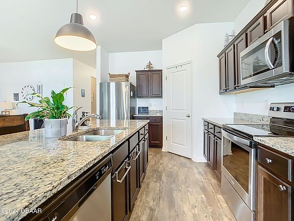 4th image of 3013 Gibraltar Blvd