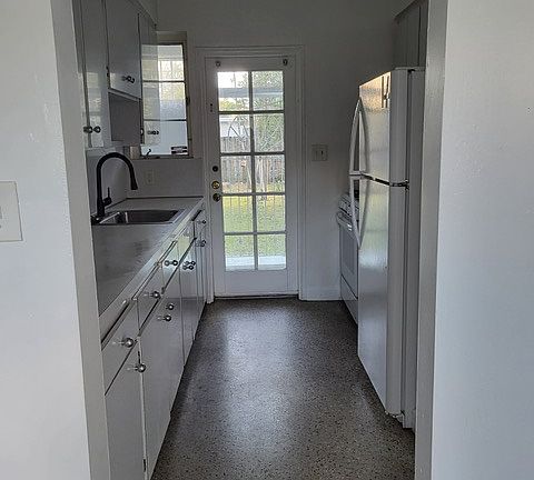 3rd image of 1718 Johnson St #1718