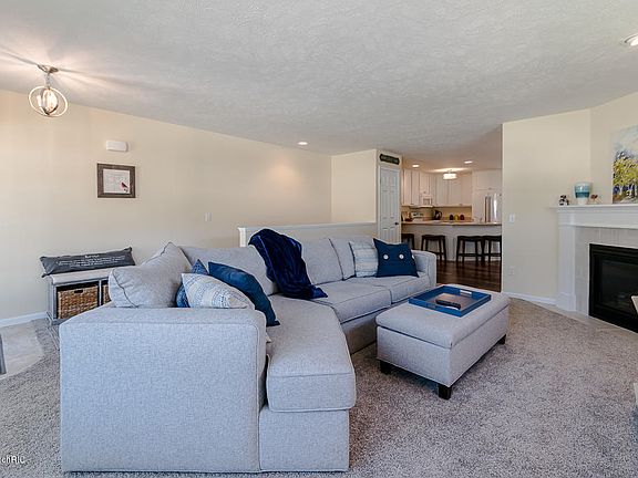 5th image of 941 S Sandalwood Cir