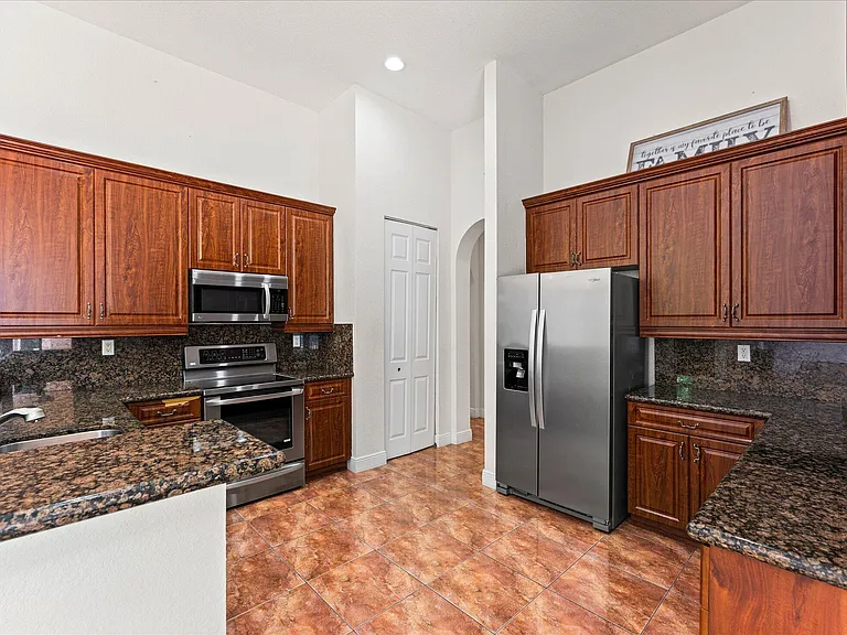 7140 Pinecreek Way — Photo 12