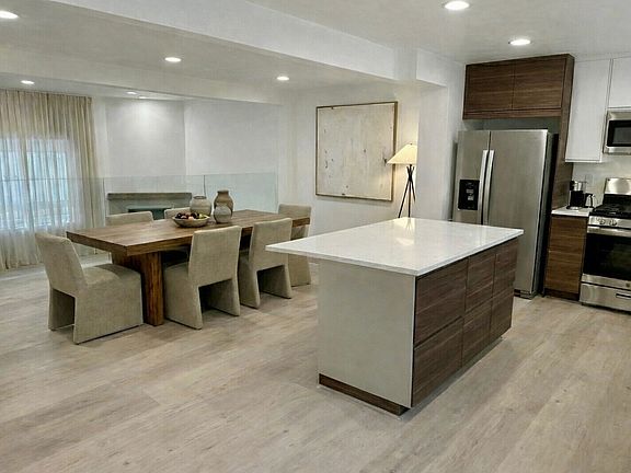 Unit does not come furnished