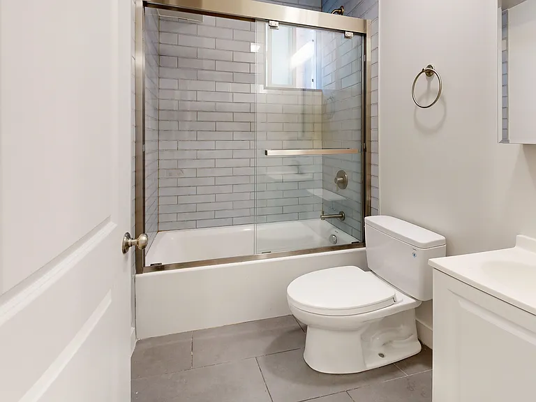 10 Brooklyn Pl #1 — Photo 15