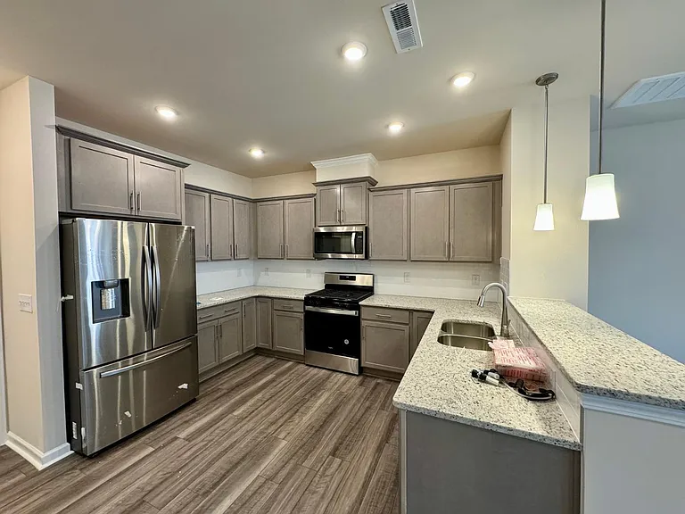 241 Ribbon Rail St — Photo 10